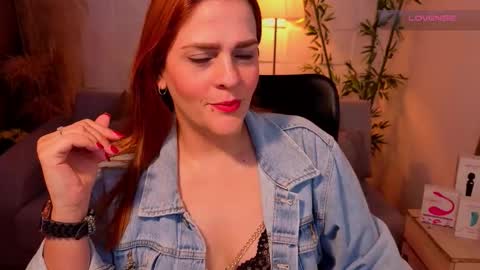 iamxamira online show from December 16, 2025, 12:21 pm