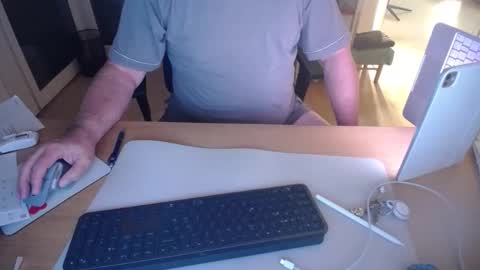 Snapshot of iandy12 chatting on September 15, 2025, 10:10 pm iandy12 online show from September 15, 2025, 10:10 pm