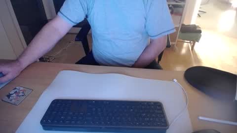 Snapshot of iandy12 chatting on October 5, 2025, 10:18 pm iandy12 online show from October 5, 2025, 10:18 pm