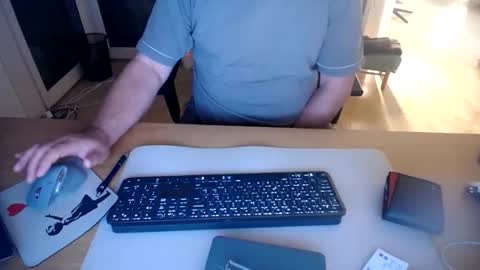 Snapshot of iandy12 chatting on October 19, 2025, 9:37 pm iandy12 online show from October 19, 2025, 9:37 pm