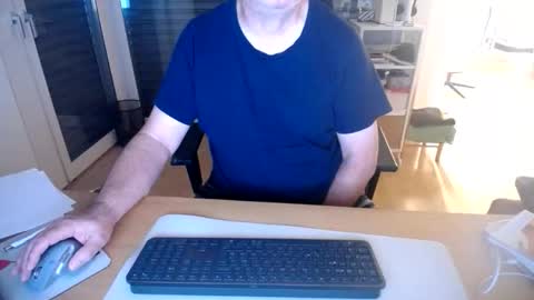 Snapshot of iandy12 chatting on October 26, 2025, 10:47 pm iandy12 online show from October 26, 2025, 10:47 pm