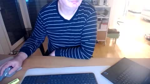 Snapshot of iandy12 chatting on November 4, 2025, 10:42 pm iandy12 online show from November 4, 2025, 10:42 pm