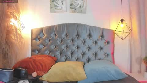 ian  online show from October 18, 2025, 3:31 am