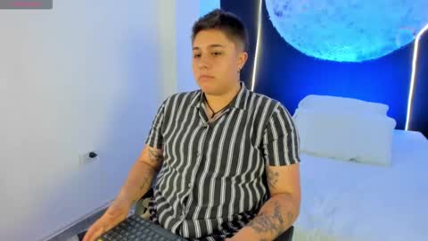 ian online show from December 1, 2025, 7:52 pm