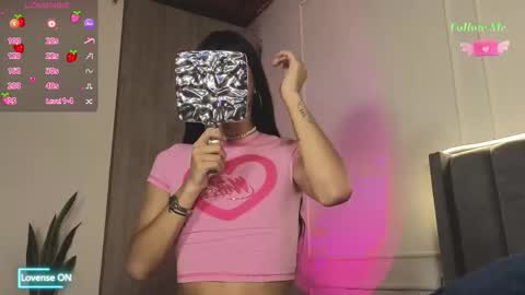 Snapshot of ice_princess__ chatting on November 4, 2025, 6:07 pm Crystall online show from November 4, 2025, 6:07 pm