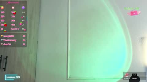 Snapshot of ice_princess__ chatting on November 7, 2025, 2:28 pm Crystall online show from November 7, 2025, 2:28 pm