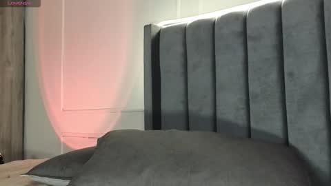 Snapshot of ice_princess__ chatting on November 12, 2025, 2:28 pm Crystall online show from November 12, 2025, 2:28 pm