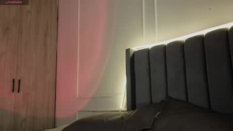 Snapshot of ice_princess__ chatting on November 25, 2025, 12:16 pm Crystall online show from November 25, 2025, 12:16 pm