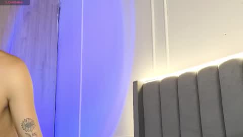 Snapshot of ice_princess__ chatting on November 26, 2025, 12:06 pm Crystall online show from November 26, 2025, 12:06 pm