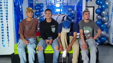 Snapshot of icevermilk chatting on January 18, 2025, 5:15 pm THOMAS AND DAMIAND online show from January 18, 2025, 5:15 pm