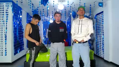 Snapshot of icevermilk chatting on January 28, 2025, 5:14 pm THOMAS AND DAMIAND online show from January 28, 2025, 5:14 pm