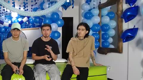 Snapshot of icevermilk chatting on March 9, 2025, 1:04 pm THOMAS AND DAMIAND online show from March 9, 2025, 1:04 pm