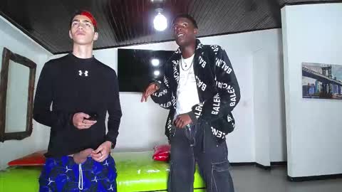 Snapshot of icevermilk chatting on October 27, 2025, 12:53 pm THOMAS AND DAMIAND online show from October 27, 2025, 12:53 pm