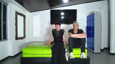 Snapshot of icevermilk chatting on November 12, 2025, 1:00 pm THOMAS AND DAMIAND online show from November 12, 2025, 1:00 pm