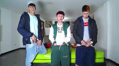 Snapshot of icevermilk chatting on November 13, 2025, 12:48 pm THOMAS AND DAMIAND online show from November 13, 2025, 12:48 pm