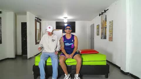 Snapshot of icevermilk chatting on November 23, 2025, 12:16 pm THOMAS AND DAMIAND online show from November 23, 2025, 12:16 pm