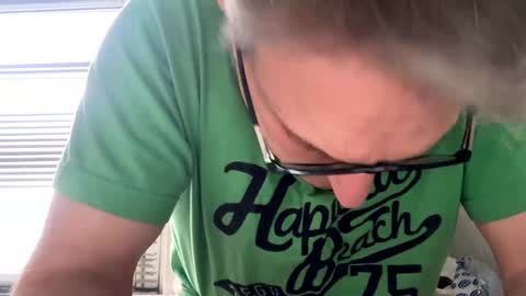 icums4u online show from December 6, 2024, 12:38 pm