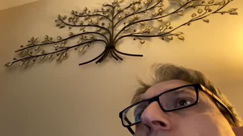 icums4u online show from January 1, 2025, 3:24 pm