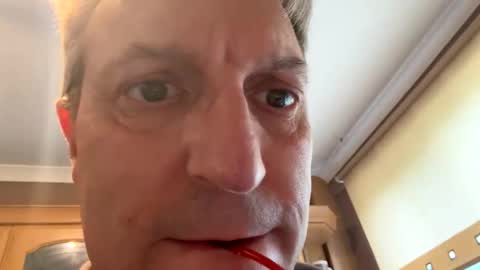 icums4u online show from October 9, 2025, 1:42 pm