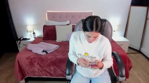 Icy online show from November 4, 2025, 10:03 am