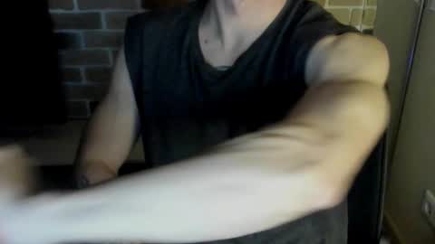 yo online show from November 21, 2025, 7:34 pm