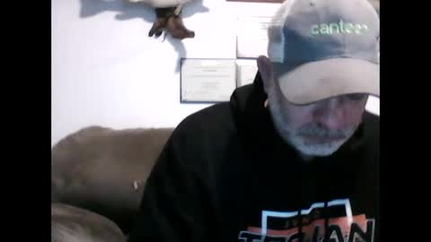 Snapshot of idkwhyidothis348732 chatting on December 26, 2024, 12:16 pm idkwhyidothis348732 online show from December 26, 2024, 12:16 pm