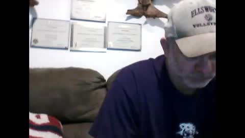 Snapshot of idkwhyidothis348732 chatting on February 7, 2025, 12:17 pm idkwhyidothis348732 online show from February 7, 2025, 12:17 pm