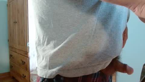 Snapshot of iflash4u chatting on October 13, 2025, 1:00 pm iflash4u online show from October 13, 2025, 1:00 pm