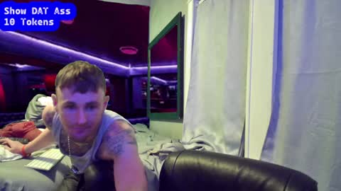 Snapshot of igetherwetter chatting on December 17, 2024, 5:18 am Amiri Roue online show from December 17, 2024, 5:18 am