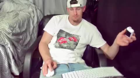 Snapshot of igetherwetter chatting on February 14, 2025, 6:12 am Amiri Roue online show from February 14, 2025, 6:12 am