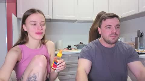 Julia and Mira online show from October 22, 2025, 9:53 am