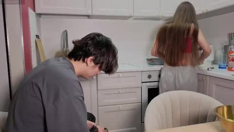 Julia and Mira online show from November 13, 2025, 11:20 am