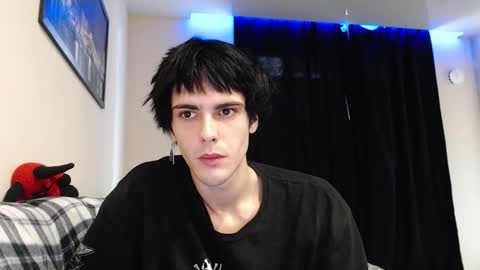 iiiiiiis online show from September 15, 2025, 12:49 pm