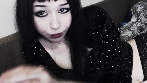 iiiiiiis online show from November 9, 2025, 6:33 am