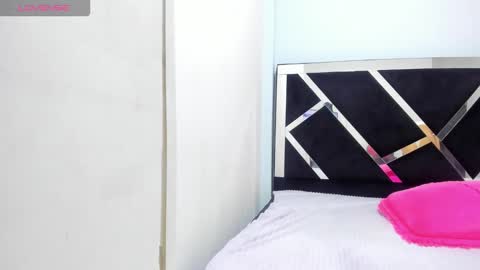 Isabella online show from October 27, 2025, 5:50 pm