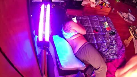 Snapshot of ike6oodnigh chatting on December 15, 2025, 3:16 pm ike6oodnigh online show from December 15, 2025, 3:16 pm