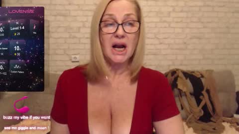 Snapshot of ilariacetoi chatting on December 4, 2025, 8:39 pm IlariaCetoi online show from December 4, 2025, 8:39 pm