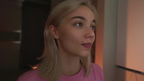 ileanacampbel online show from December 8, 2024, 3:24 pm