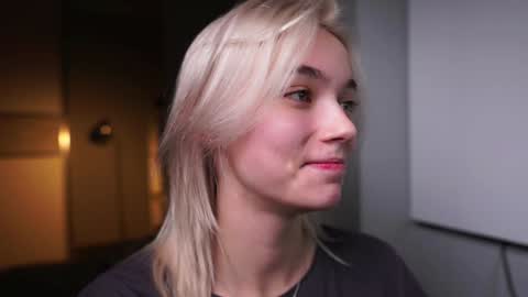 ileanacampbel online show from December 19, 2024, 2:13 pm