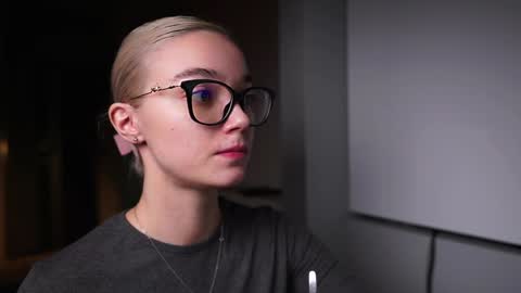 ileanacampbel online show from December 26, 2024, 7:13 am