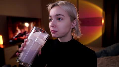 ileanacampbel online show from January 10, 2025, 4:33 am