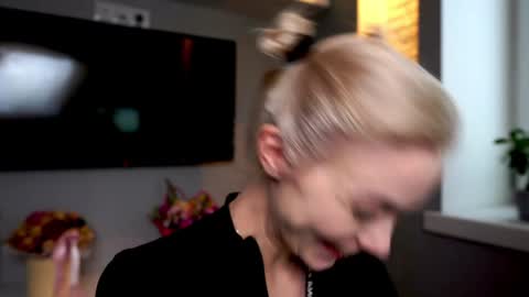 ileanacampbel online show from January 20, 2025, 8:09 am