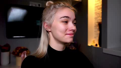 ileanacampbel online show from January 21, 2025, 4:32 am