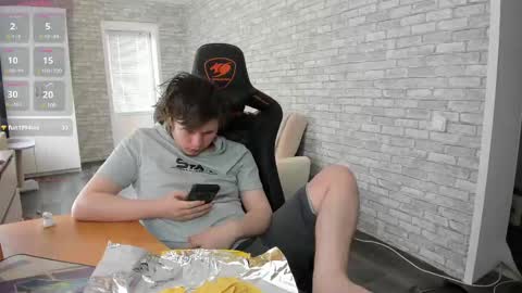 iliaskris online show from March 2, 2025, 8:59 am