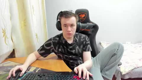 iliaskris online show from November 19, 2025, 4:12 am