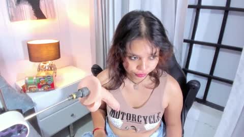 Snapshot of iliy_ chatting on December 7, 2024, 7:38 am ILY   online show from December 7, 2024, 7:38 am