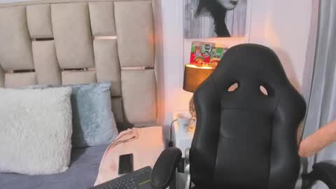 Snapshot of iliy_ chatting on December 30, 2024, 2:31 am ILY   online show from December 30, 2024, 2:31 am