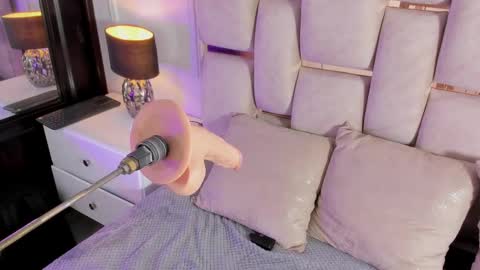 Snapshot of iliy_ chatting on February 17, 2025, 2:48 pm ILY   online show from February 17, 2025, 2:48 pm