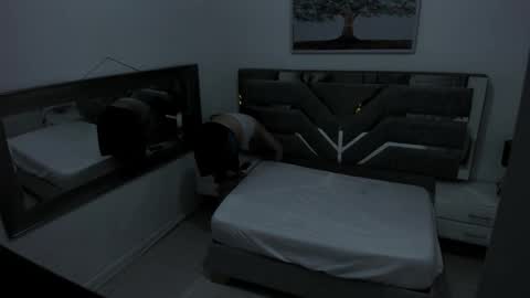 Snapshot of iliy_ chatting on November 2, 2025, 11:45 am ILY online show from November 2, 2025, 11:45 am