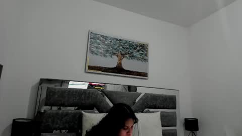 Snapshot of iliy_ chatting on November 5, 2025, 11:27 pm ILY online show from November 5, 2025, 11:27 pm